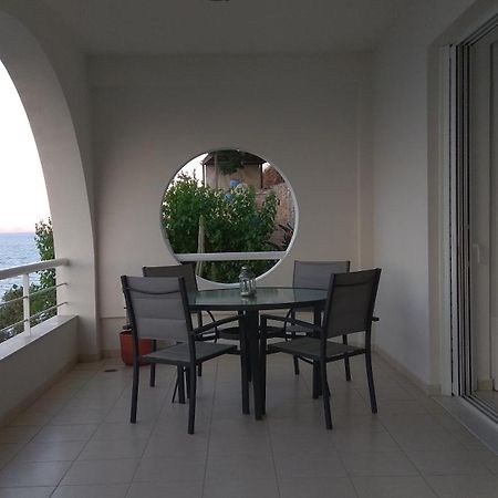Linamare Eolos Kiveri Ruang foto